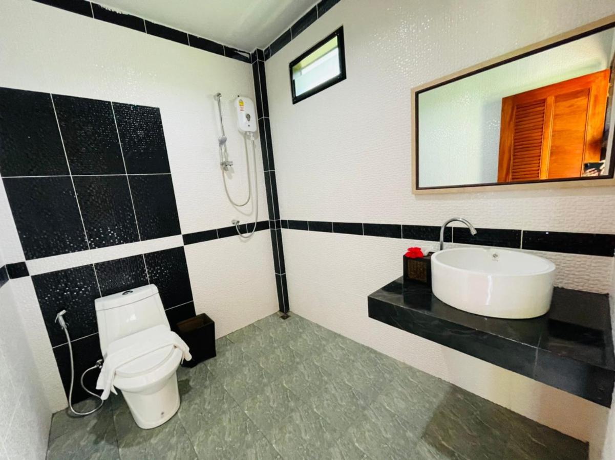 Phurin Thara Resort Koh Lanta Exterior photo